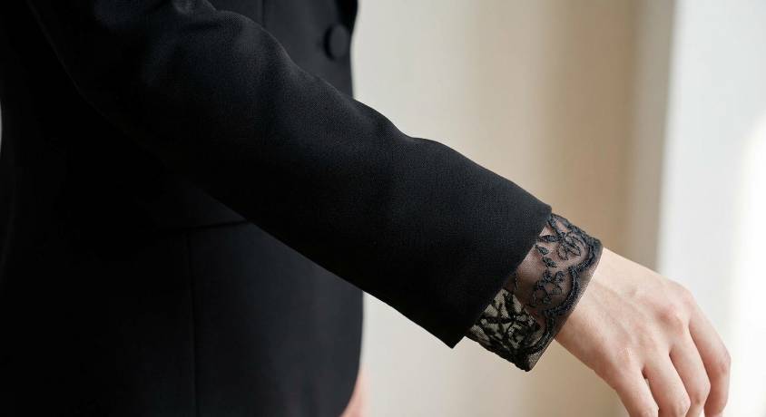 SAINT LAURENT 2025 春夏系列发布第二张图