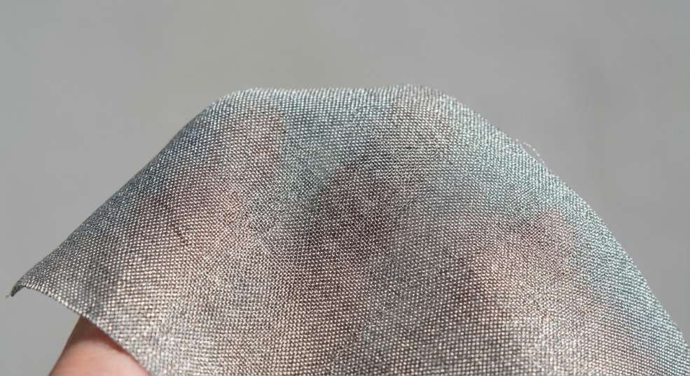 防辐射服装材料:你的健康防线真正奥秘 防辐射服装材料:你的健康防线真正奥秘第二张图