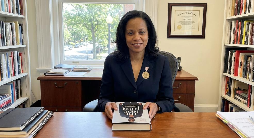 Virgil Abloh 传记《Make It Ours》正式发布 Virgil Abloh 传记《Make It Ours》正式发布第二张图