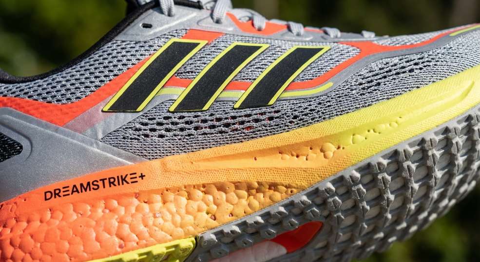 adidas「SUPERNOVA 超星动」家族迎来全新配色第一张图