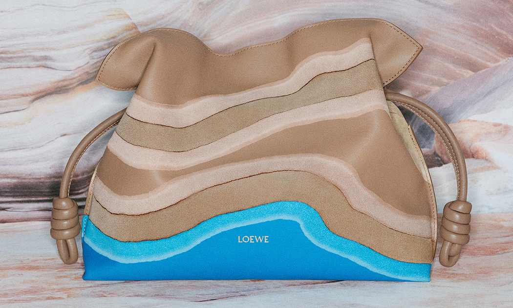 LOEWE 发布限量版 FLAMENCO SURPLUS 包袋