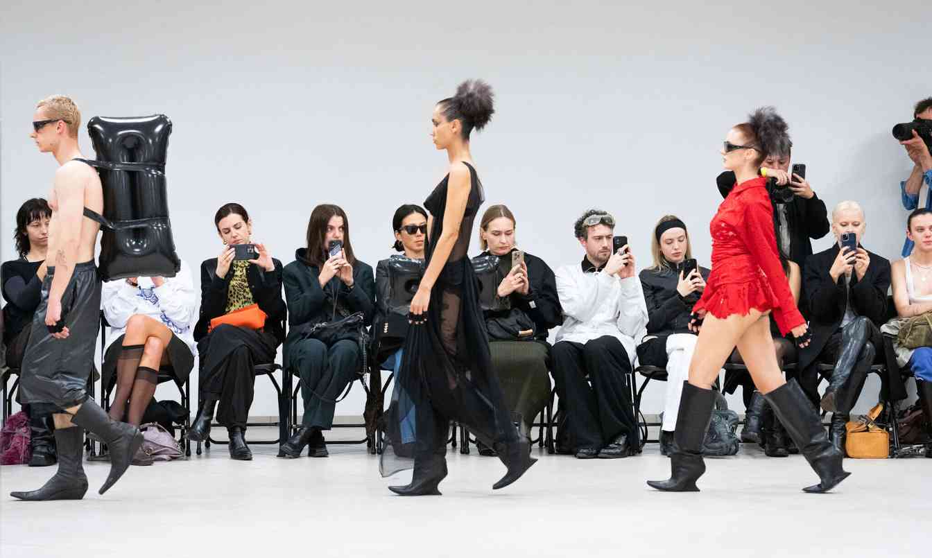 SIA ARNIKA 2025 春夏系列发布