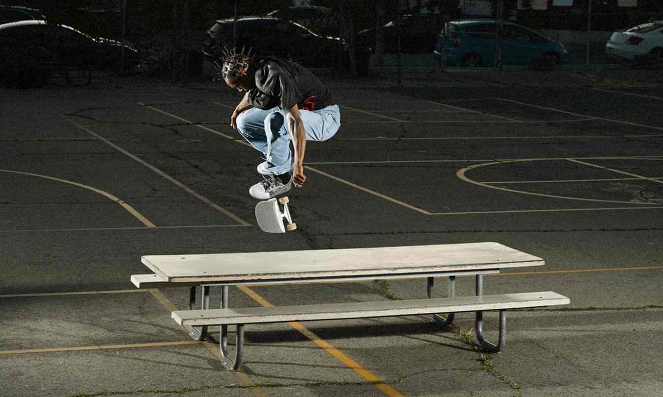 Off-White™ 全新鞋款 VULC 779 将于 9 月登场