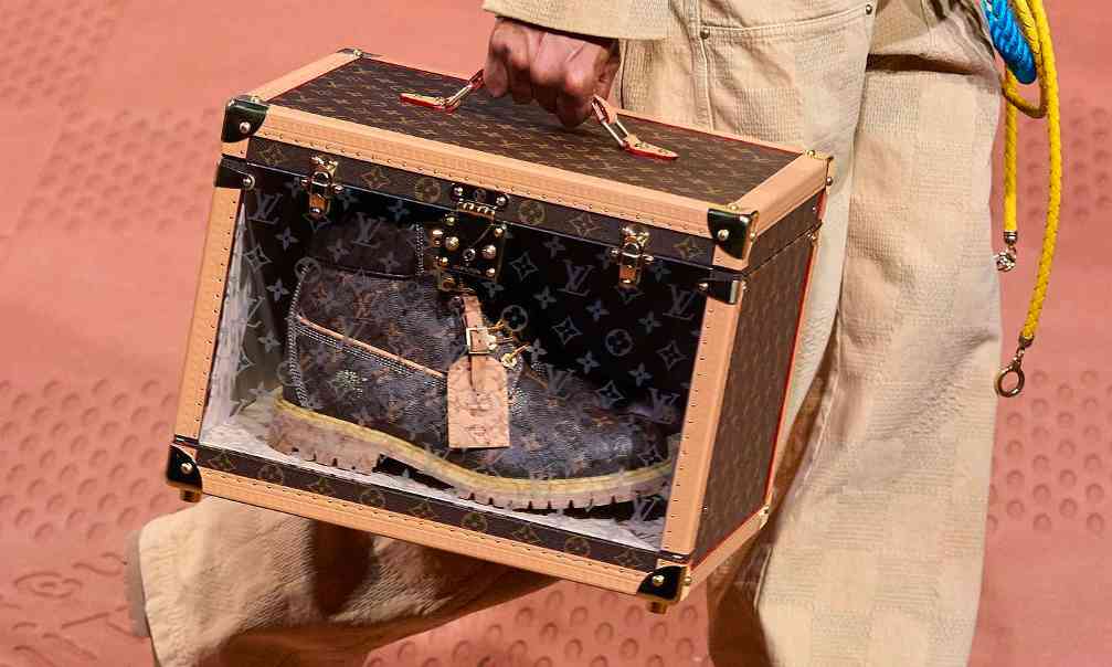 虽然不便宜，但 LV 这双 Timberland 大黄靴还真不一样…