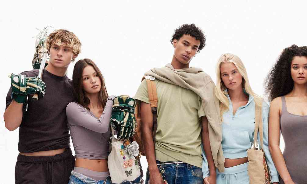 SKIMS 发布全新 SUMMER UNIFORM 系列