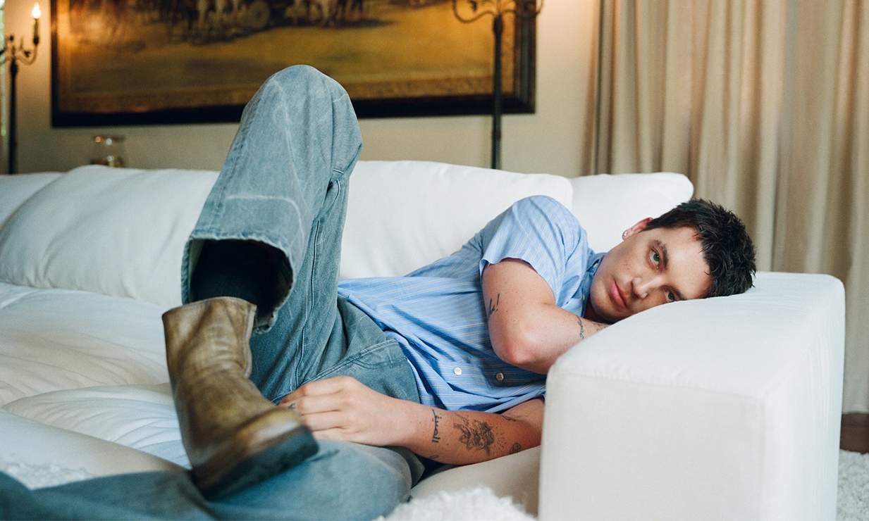 Paul Klein 为 JOHN ELLIOTT 打造全新型录