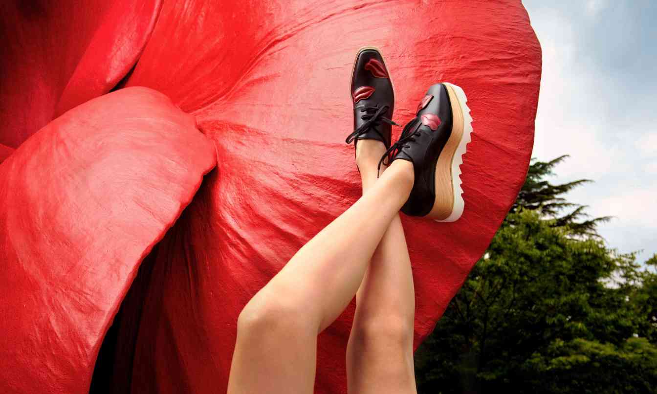 STELLA McCARTNEY 经典之作 ELYSE 厚底鞋诞生 10 周年