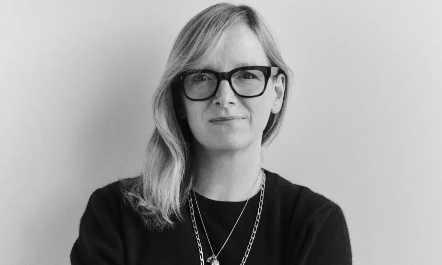 GIVENCHY 官宣 Sarah Burton 为新任创意总监