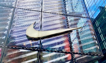 为什么说 Nike CEO 下台一点也不冤…