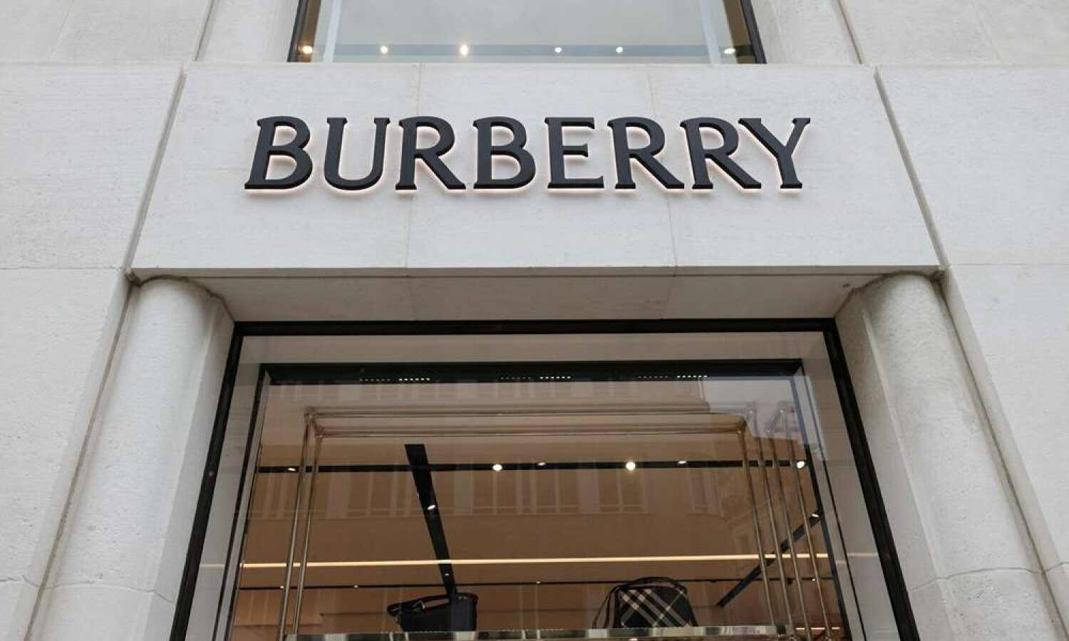 传 Moncler 正在考虑收购 BURBERRY