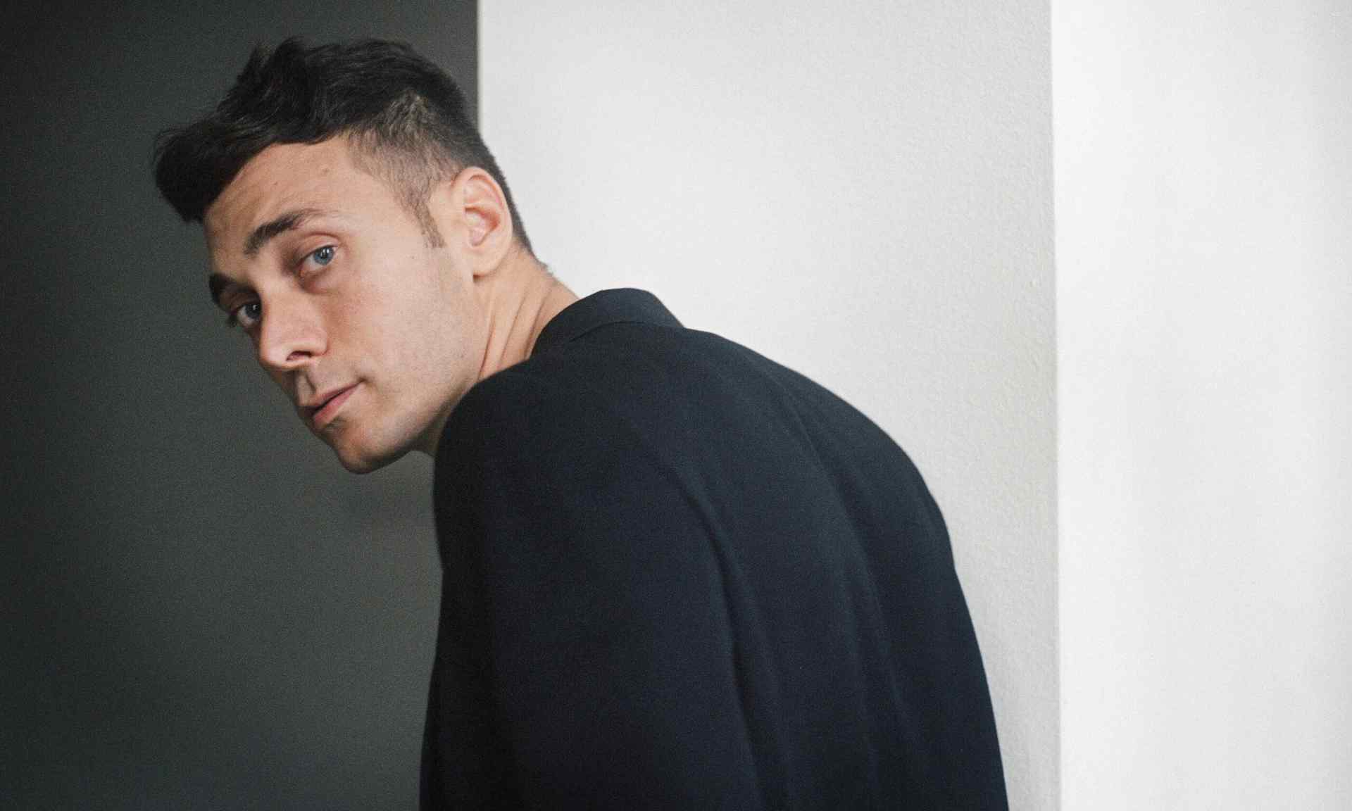 Giorgio Armani 否认 Hedi Slimane 创意总监传闻