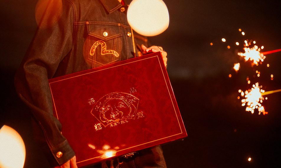 EVISU 推出蛇年新春限定系列