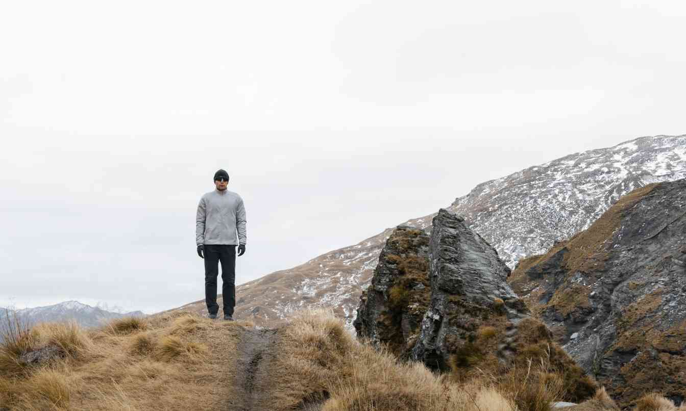 Inselberg 发布全新 Infima 夹克