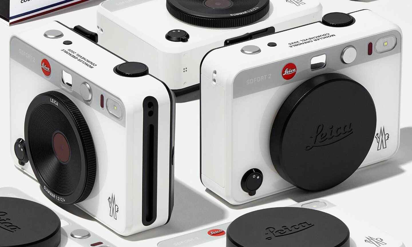 Moncler x Leica 联名拍立得相机亮相